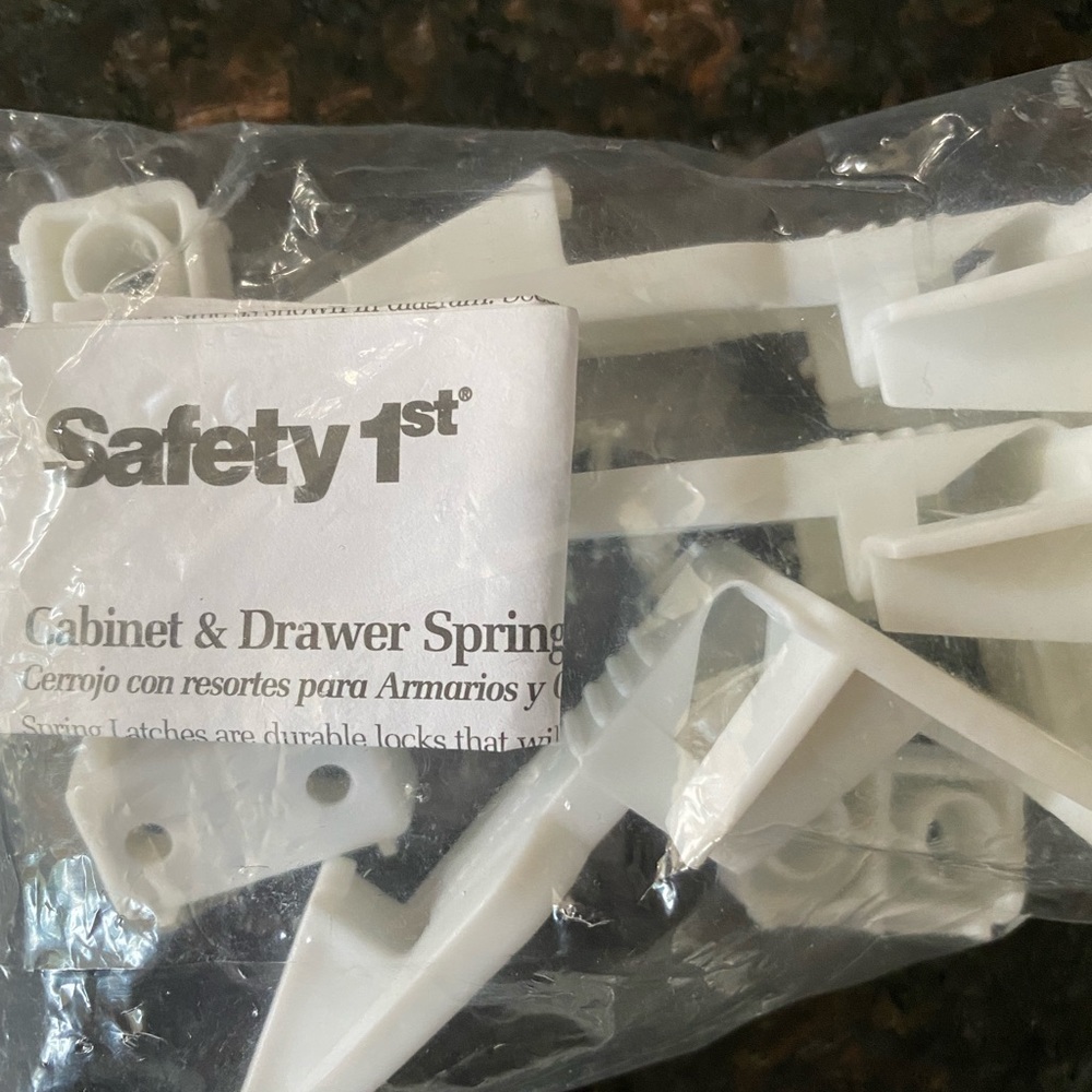 Safety First Door Latches New 5 is acts of 4 (20 total)